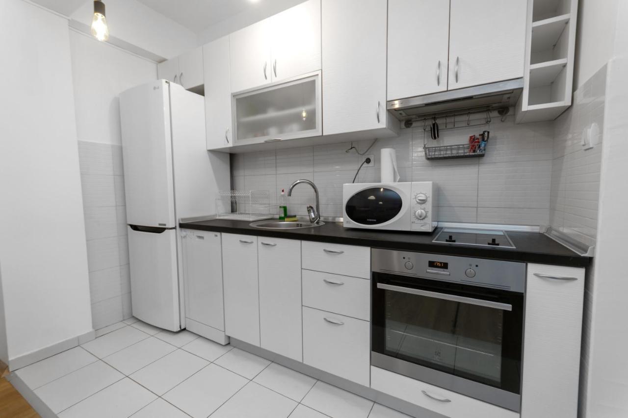 One Bedroom Apartment With Private Parking Скопье Экстерьер фото