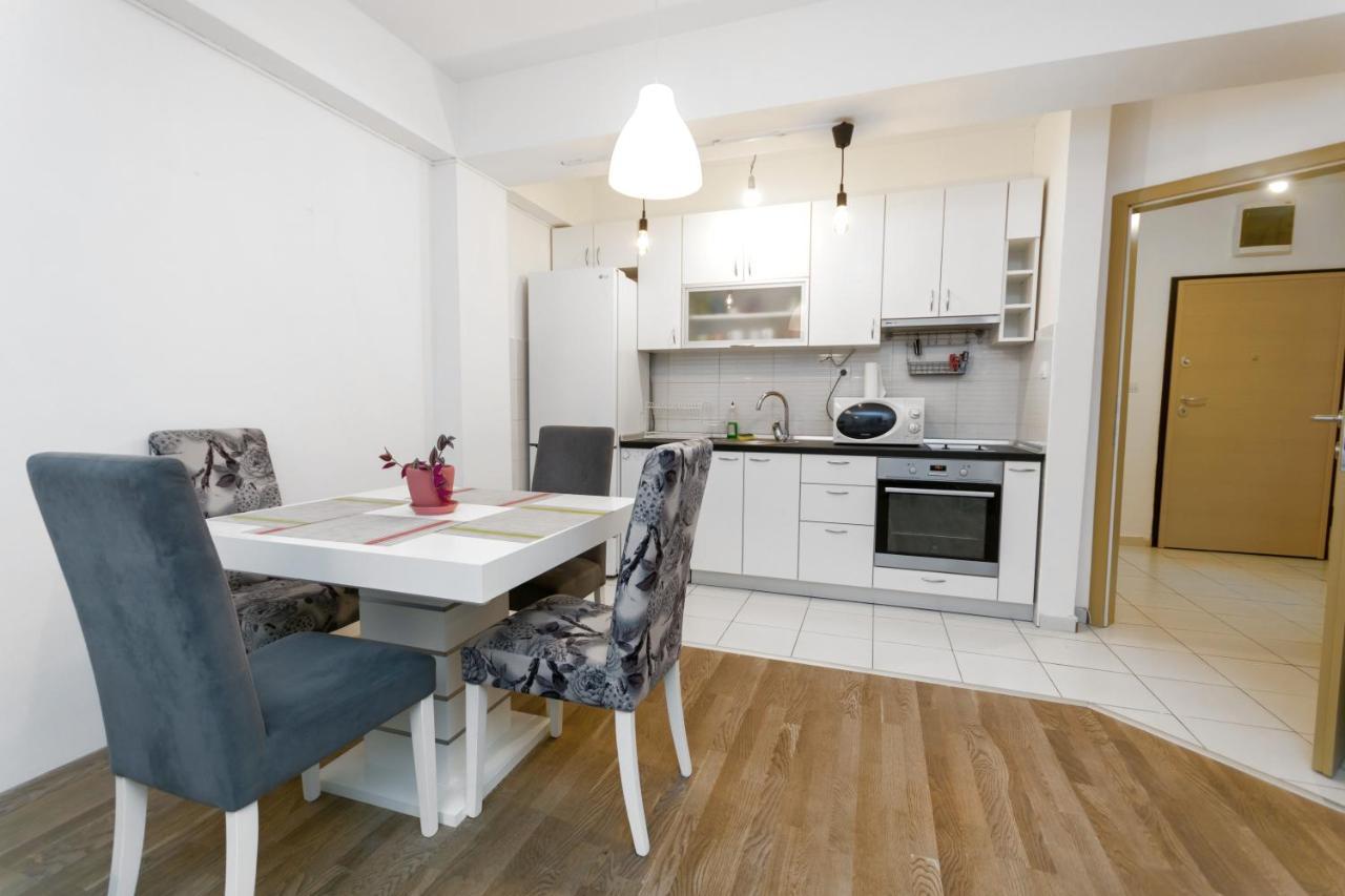 One Bedroom Apartment With Private Parking Скопье Экстерьер фото