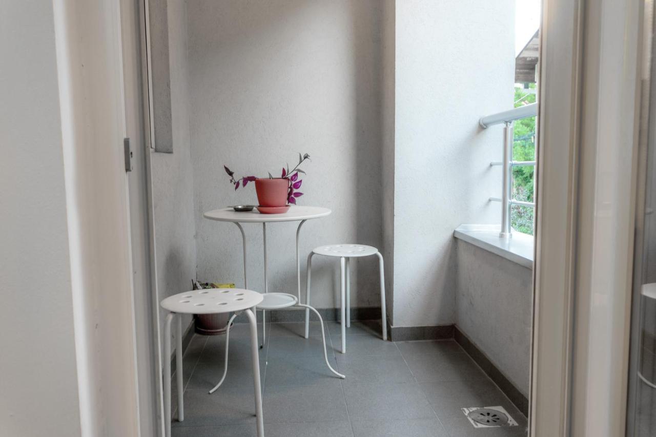 One Bedroom Apartment With Private Parking Скопье Экстерьер фото